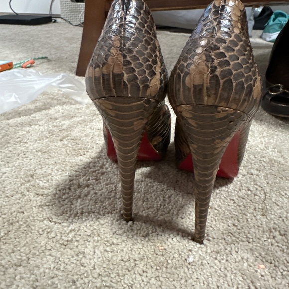 Christian Louboutin Women's Brown and Red Courts - Picture 3 of 5